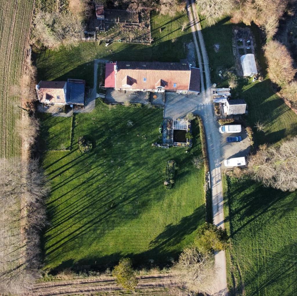 Ferme De Noyes Bed & Breakfast Sourdeval Exterior photo