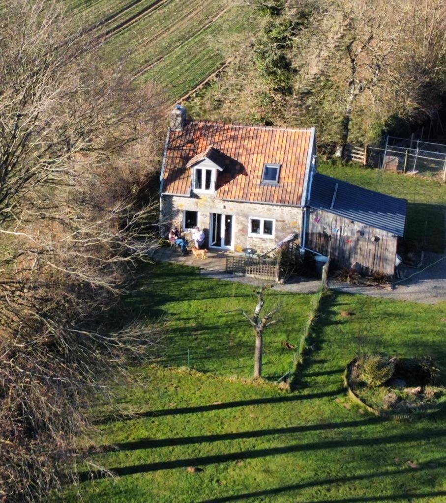 Ferme De Noyes Bed & Breakfast Sourdeval Exterior photo